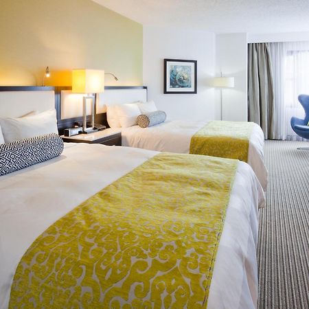 The Hollis Halifax - A Doubletree Suites By Hilton Eksteriør billede