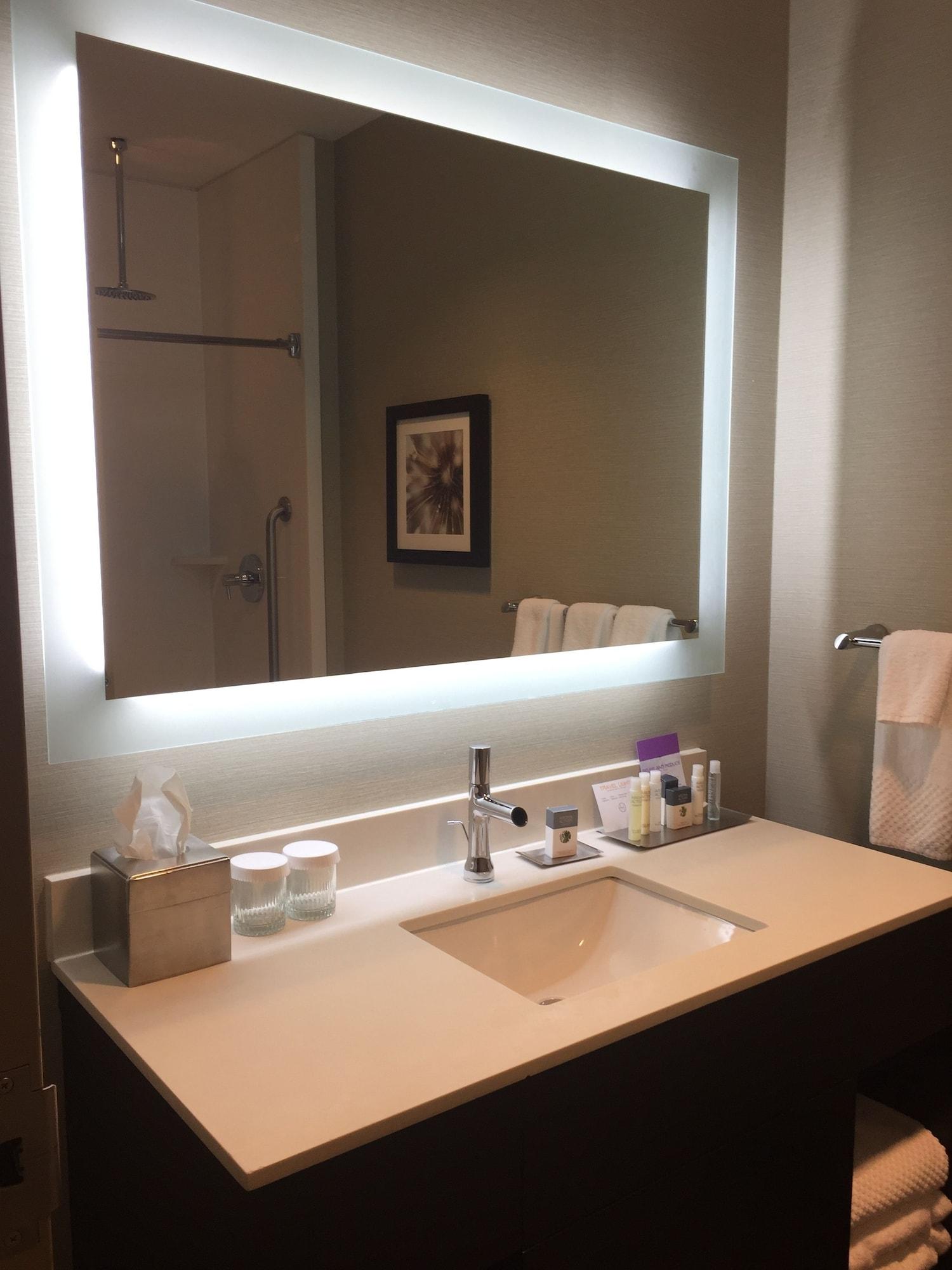 The Hollis Halifax - A Doubletree Suites By Hilton Eksteriør billede