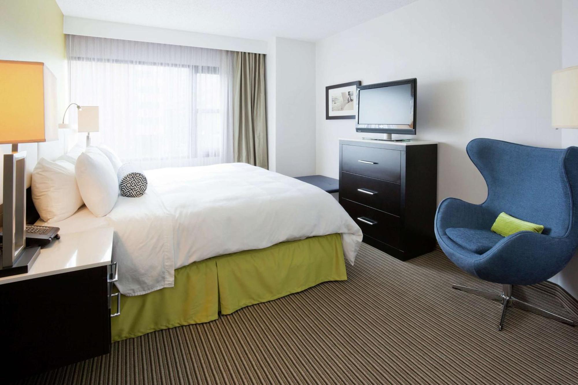 The Hollis Halifax - A Doubletree Suites By Hilton Eksteriør billede