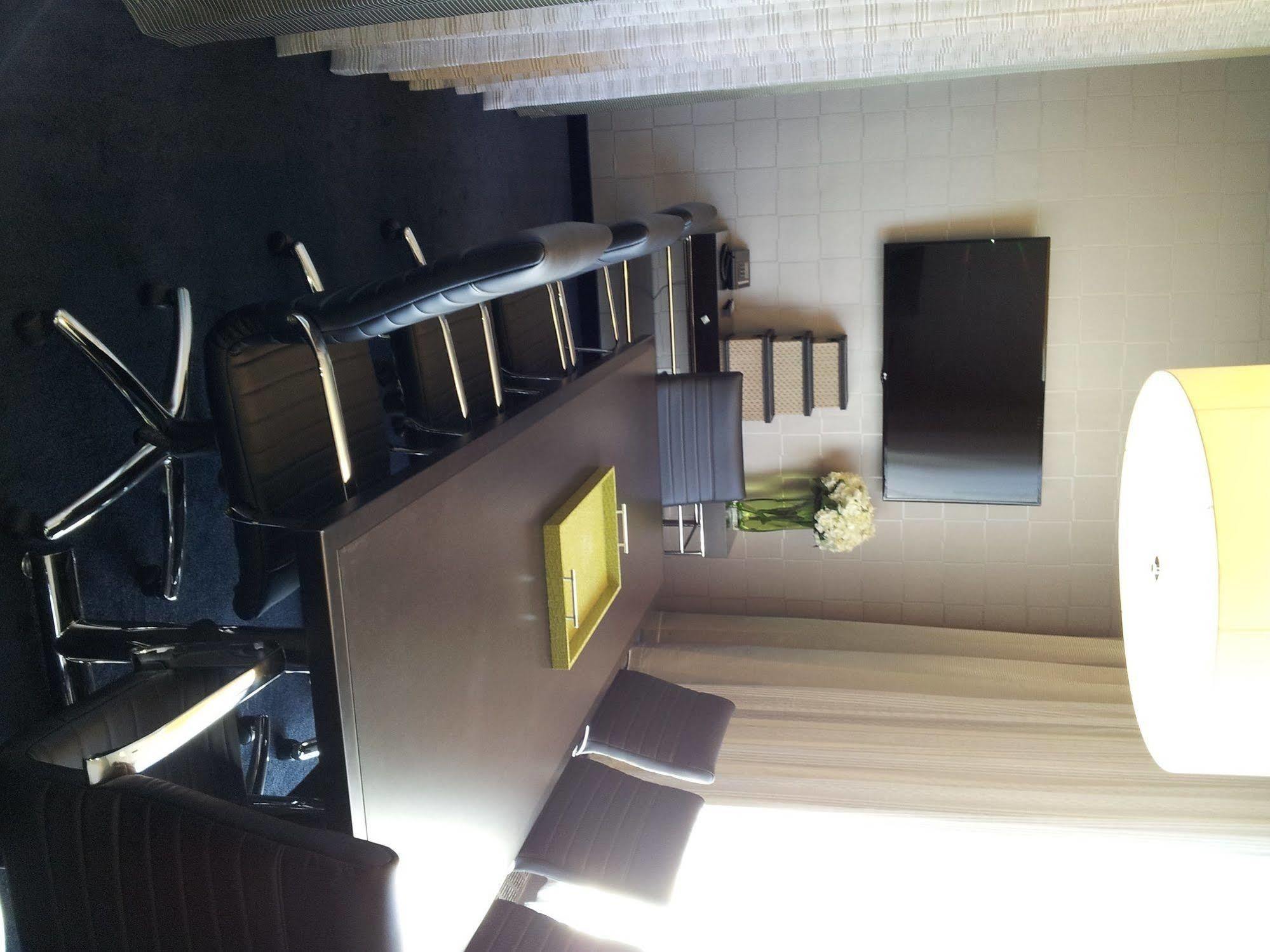 The Hollis Halifax - A Doubletree Suites By Hilton Eksteriør billede